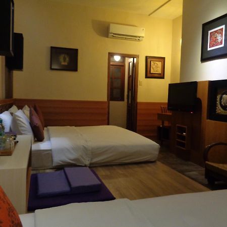 Dhanesvara Holistic Unique Homestay Wonocolo Luaran gambar
