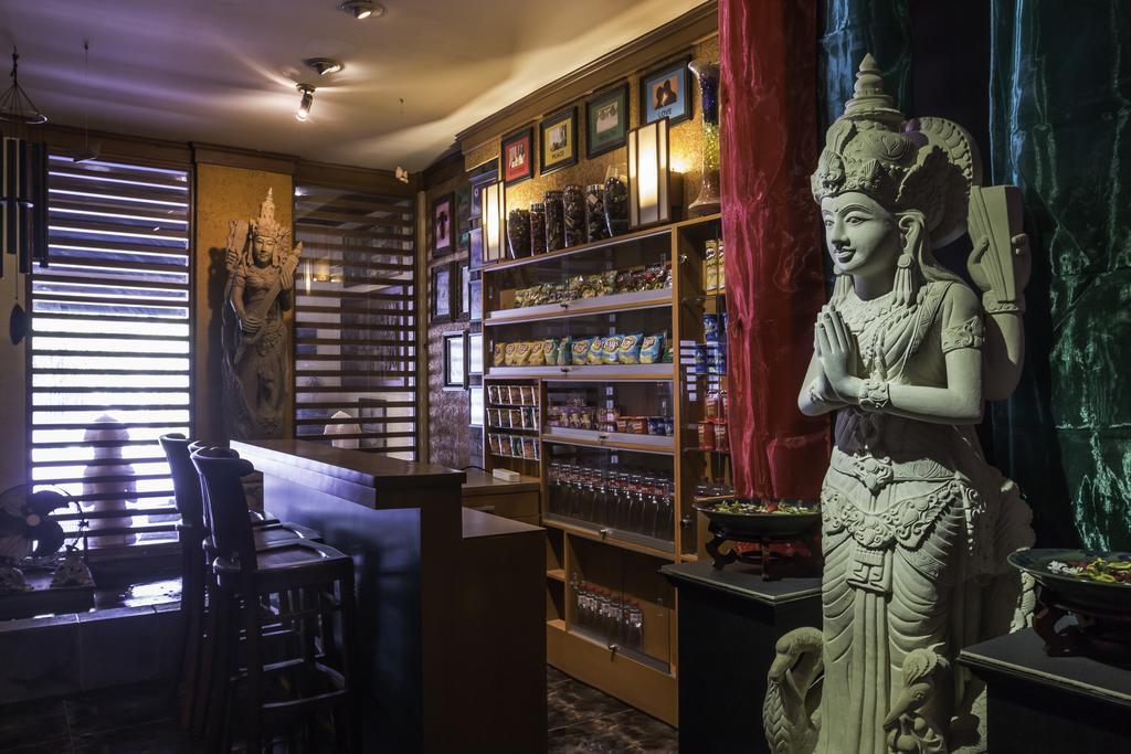 Dhanesvara Holistic Unique Homestay Wonocolo Luaran gambar