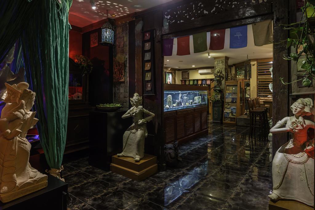 Dhanesvara Holistic Unique Homestay Wonocolo Luaran gambar