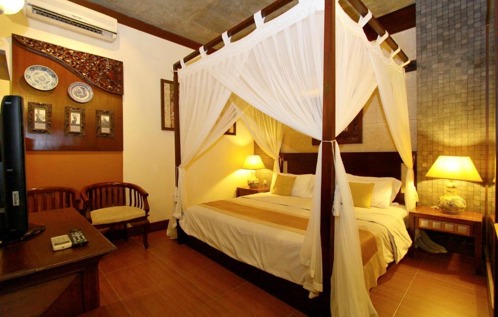 Dhanesvara Holistic Unique Homestay Wonocolo Luaran gambar
