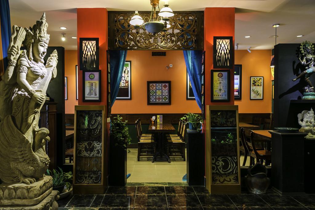 Dhanesvara Holistic Unique Homestay Wonocolo Luaran gambar
