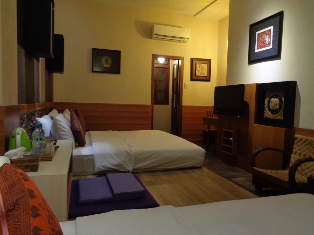 Dhanesvara Holistic Unique Homestay Wonocolo Luaran gambar