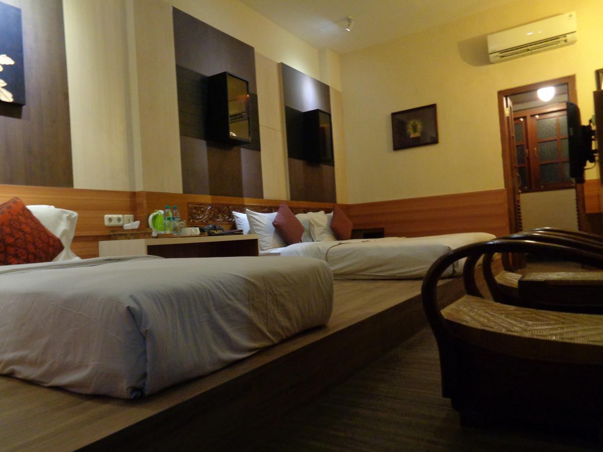 Dhanesvara Holistic Unique Homestay Wonocolo Luaran gambar