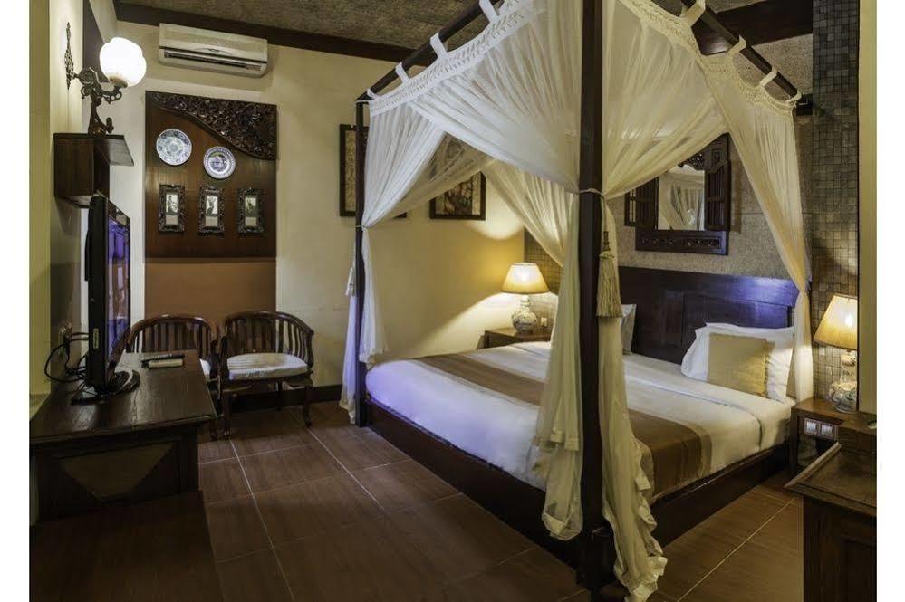 Dhanesvara Holistic Unique Homestay Wonocolo Luaran gambar