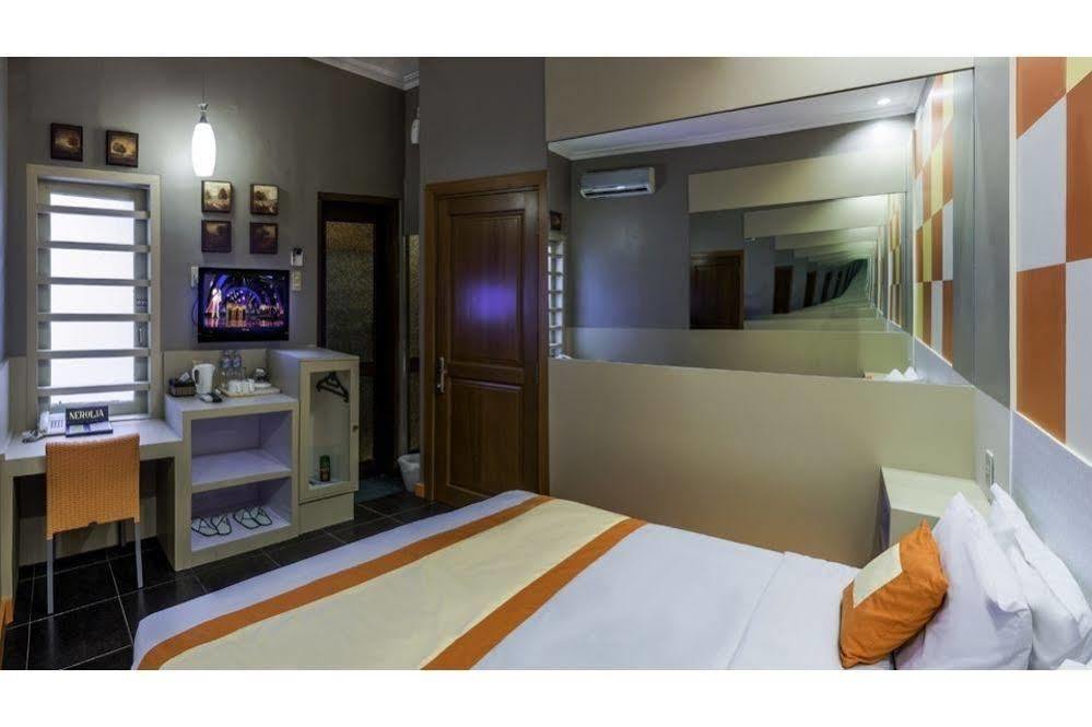 Dhanesvara Holistic Unique Homestay Wonocolo Luaran gambar