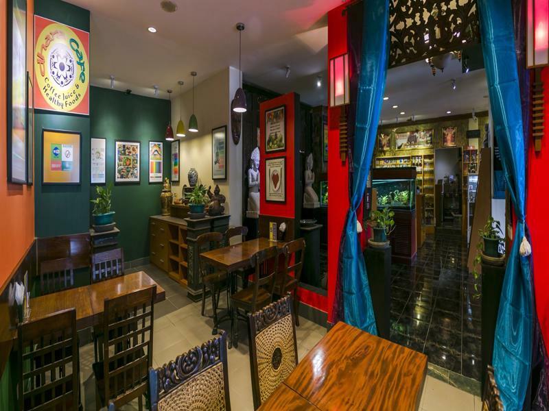 Dhanesvara Holistic Unique Homestay Wonocolo Luaran gambar