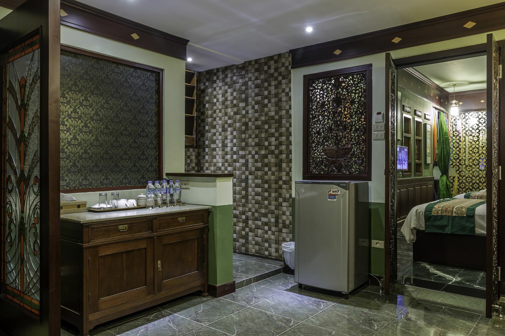 Dhanesvara Holistic Unique Homestay Wonocolo Luaran gambar