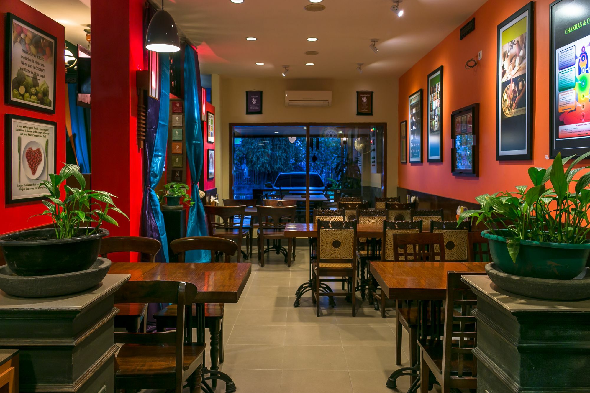 Dhanesvara Holistic Unique Homestay Wonocolo Luaran gambar